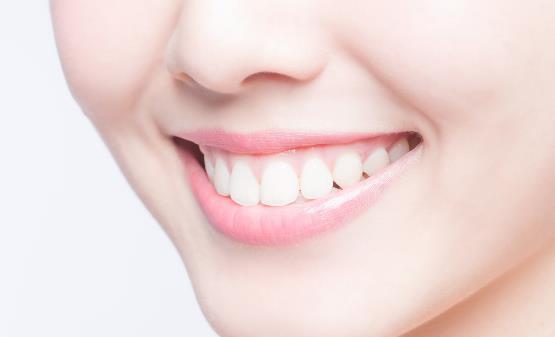 缺钙居然会引起牙齿变黄 教你八招解决牙齿黄的困扰