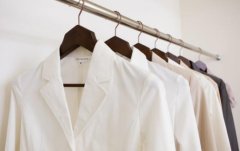 白衣服如何防止变黄 白色衣服发黄