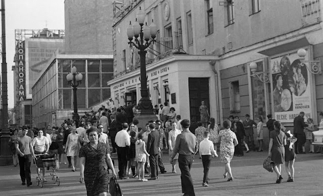 70 年代苏联街景,图源:Vintage Everyday