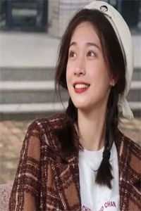 他的妻子夜半三更偷溜出宫