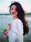《惊！万人迷她又去异世捡垃圾了