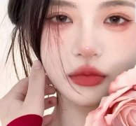 书荒求小说我在沙发缝里摸到了个