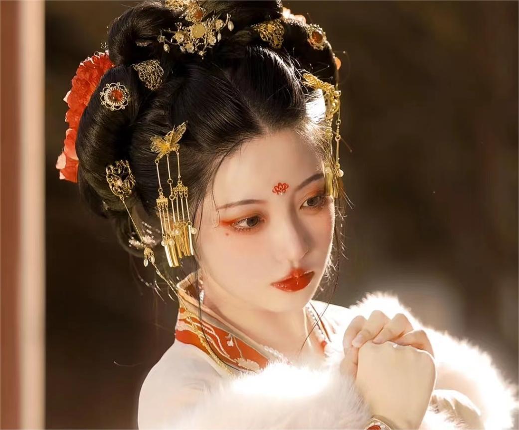 金殿囚娇